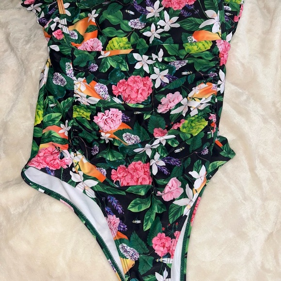 NWT Women One piece Swimsuit ruffle bathing suit with tummy control - Picture 5 of 10